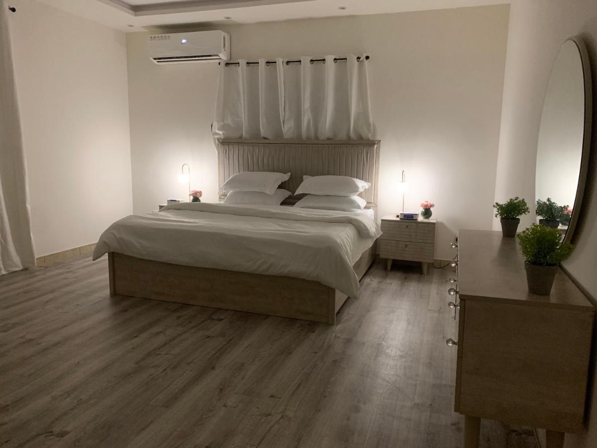 سويت فاخر دخول ذاتي Apartment *